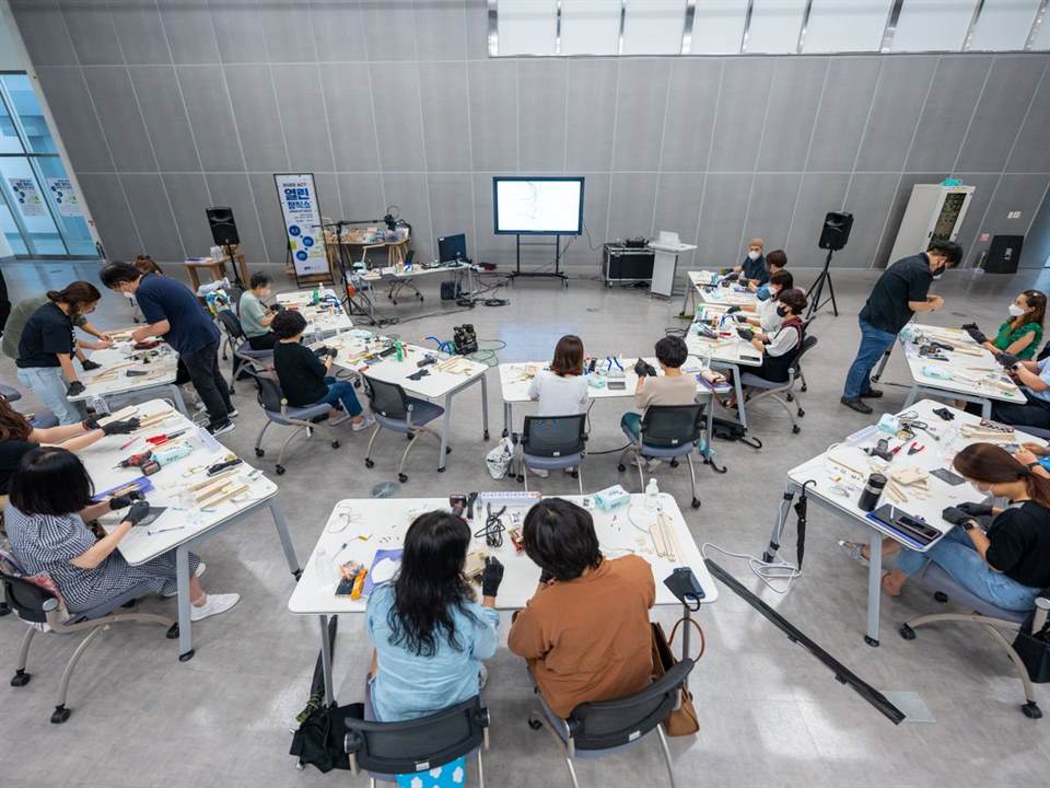 Turnkey AI Education Franchise with Growth Potential